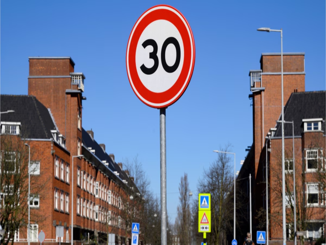 amsterdam-30_newsroom_header_1200-x-630